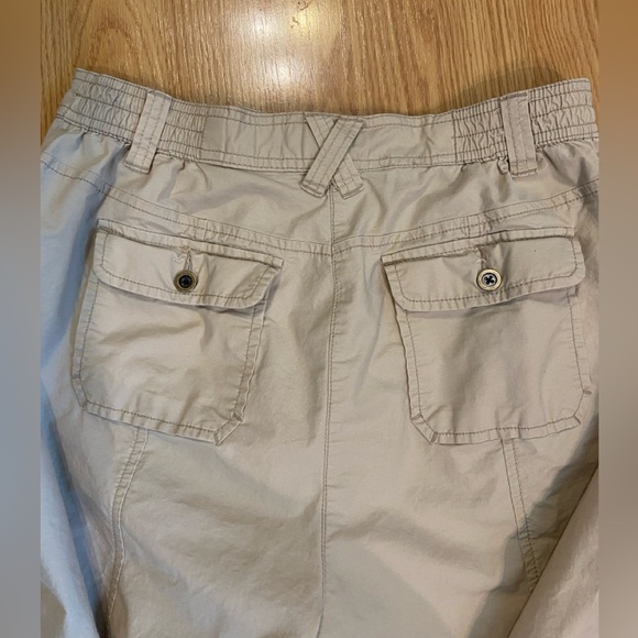 Karen Scott beige capris with pockets - size 8 - Picture 5 of 9